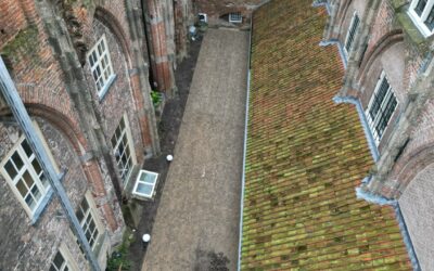 Kwaliteit die de tijd trotseert – Herbestrating van de middeleeuwse binnenplaats bij de Mariakerk in Deventer